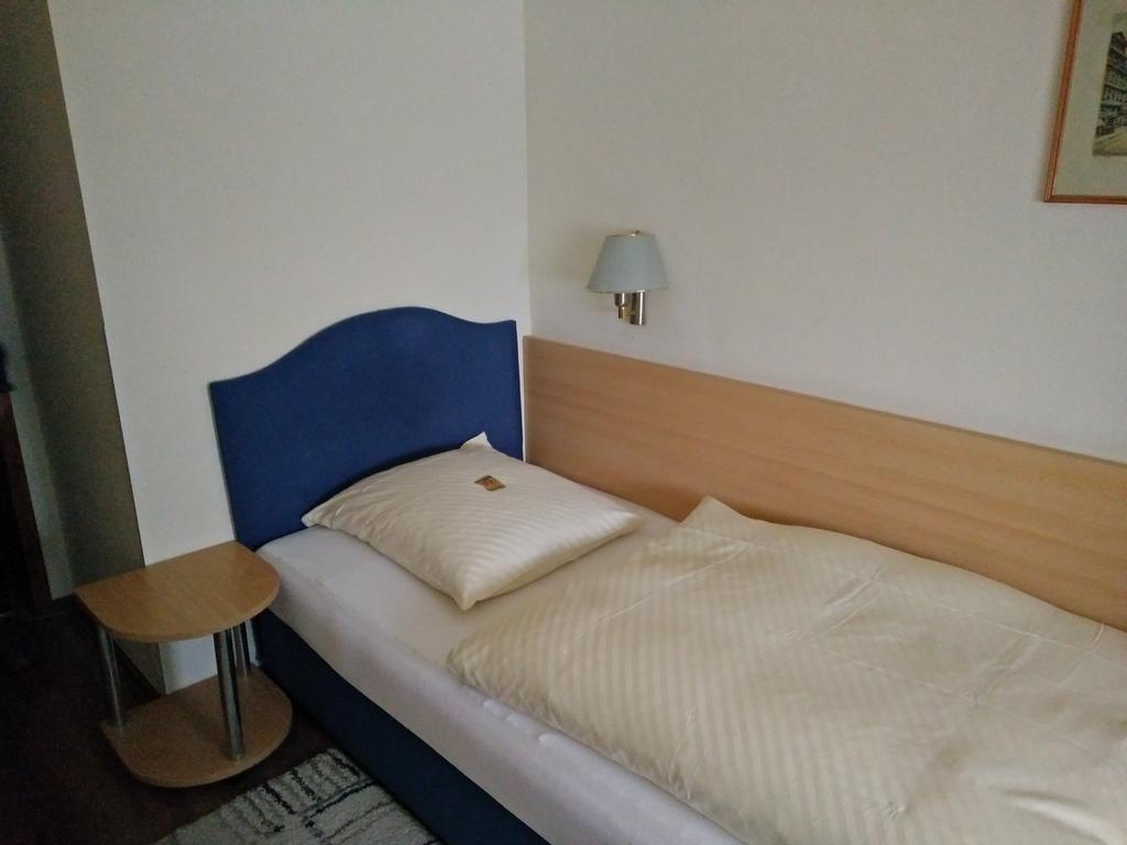 Hotel Alfa Neu-Isenburg Pokój zdjęcie